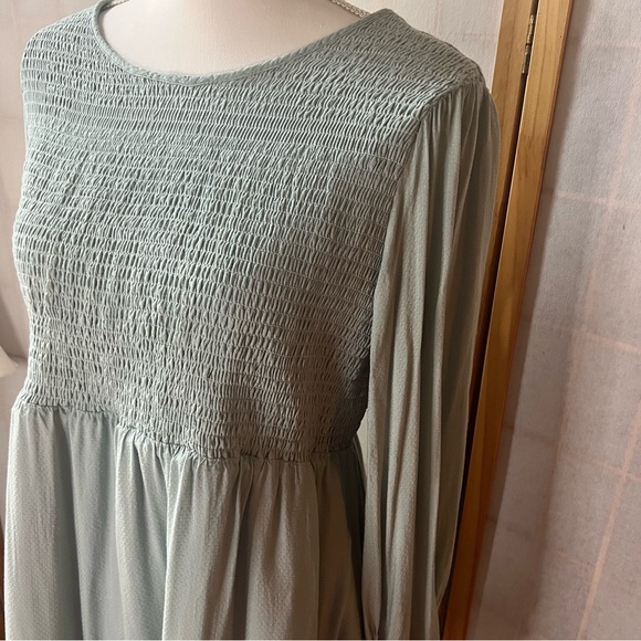 Ingrid & Isabel Sage Green Smocked Babydoll Top|Long Sleeve|Size L - Picture 6 of 11